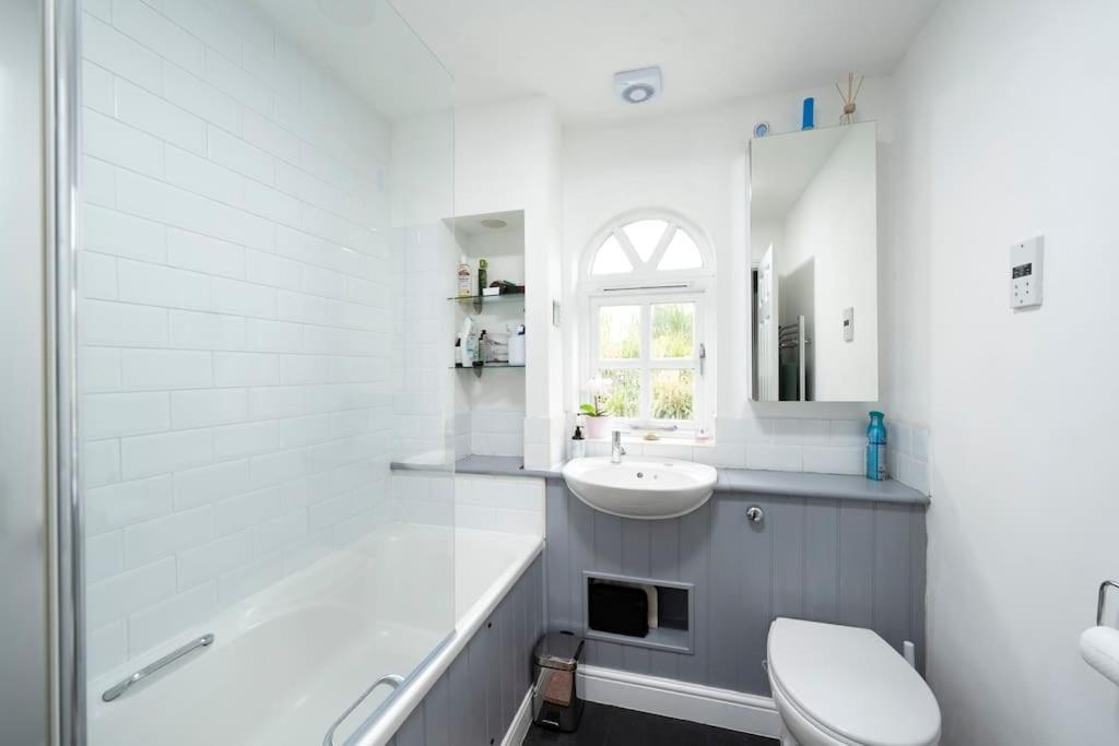 Ferienhaus Victoria Park 2 Bedroom House W/ Garden & Parking London