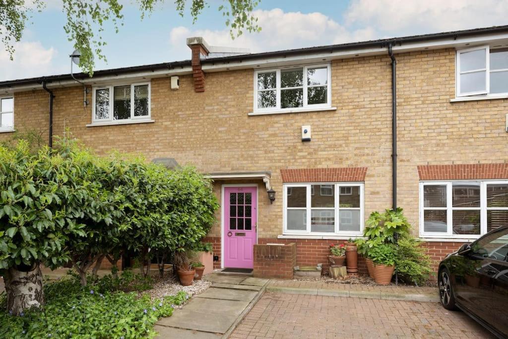 Victoria Park 2 Bedroom House W/ Garden & Parking Ferienhaus