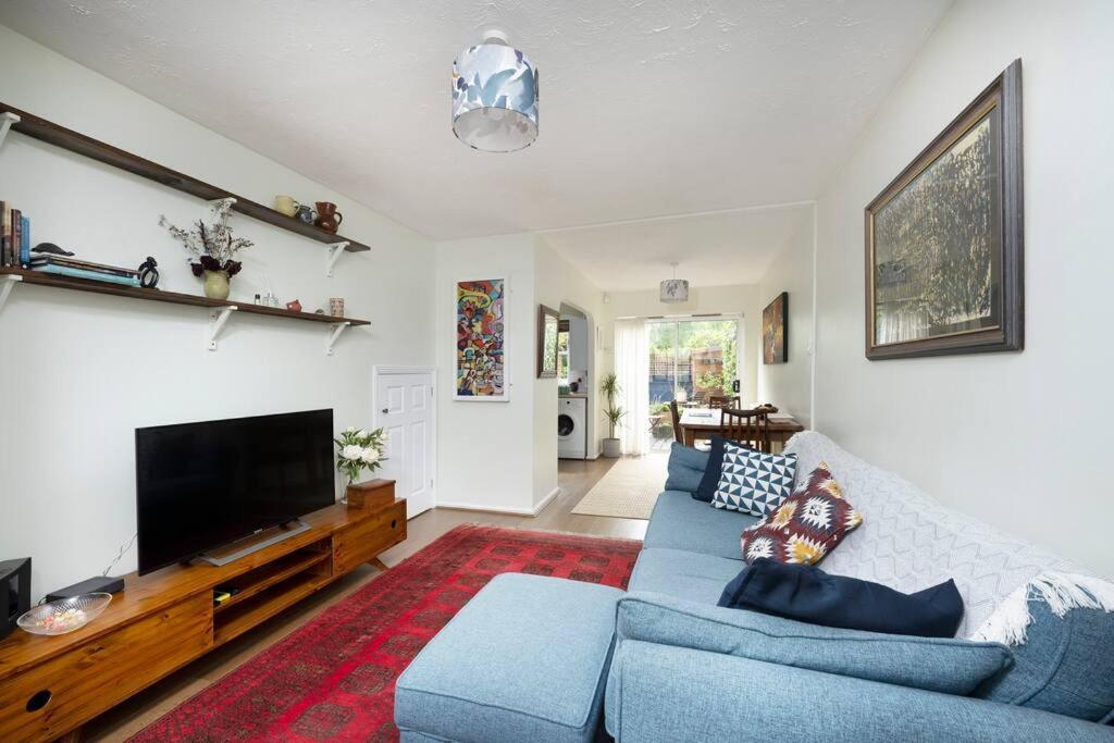 Victoria Park 2 Bedroom House W/ Garden & Parking Casa vacanze *